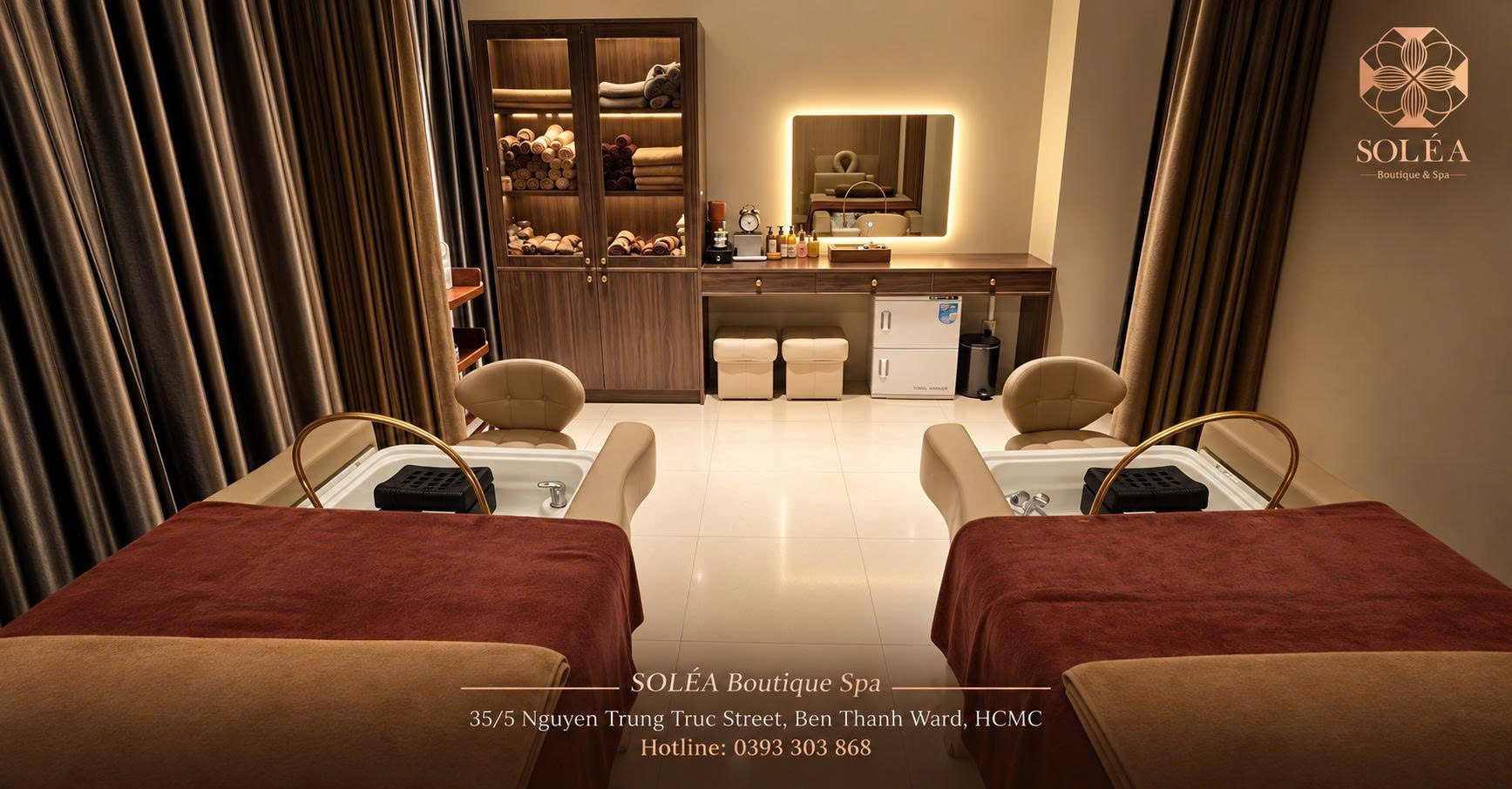 Gentle warmth from mineral stones helps melt away muscle knots caused by long flights and city walking.